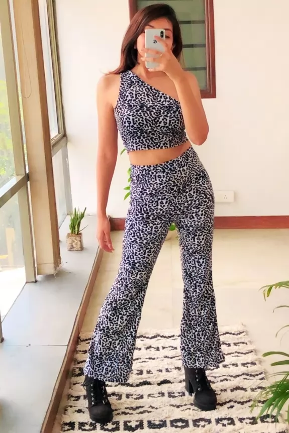 Set of 2 Animal printed one shoulder crop top with trouser