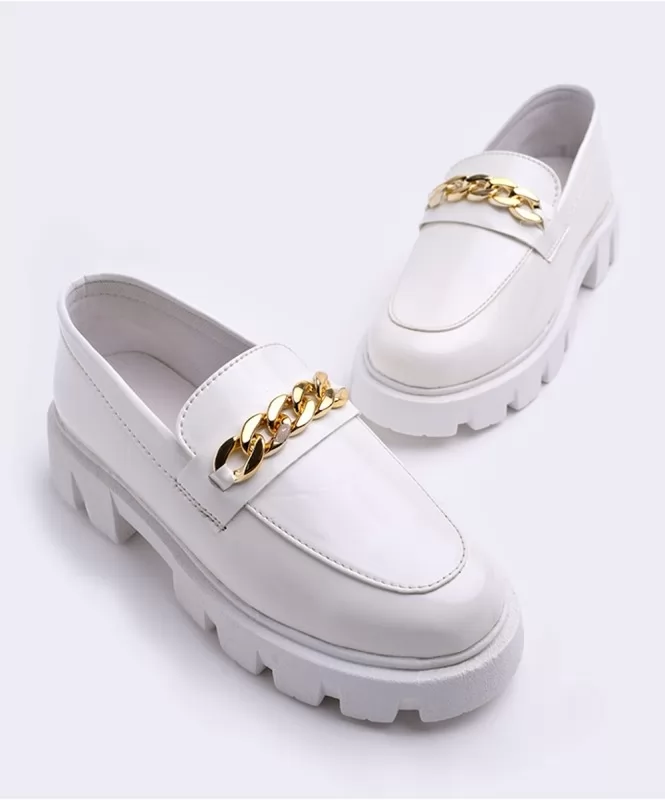 White patent loafer with golden chain